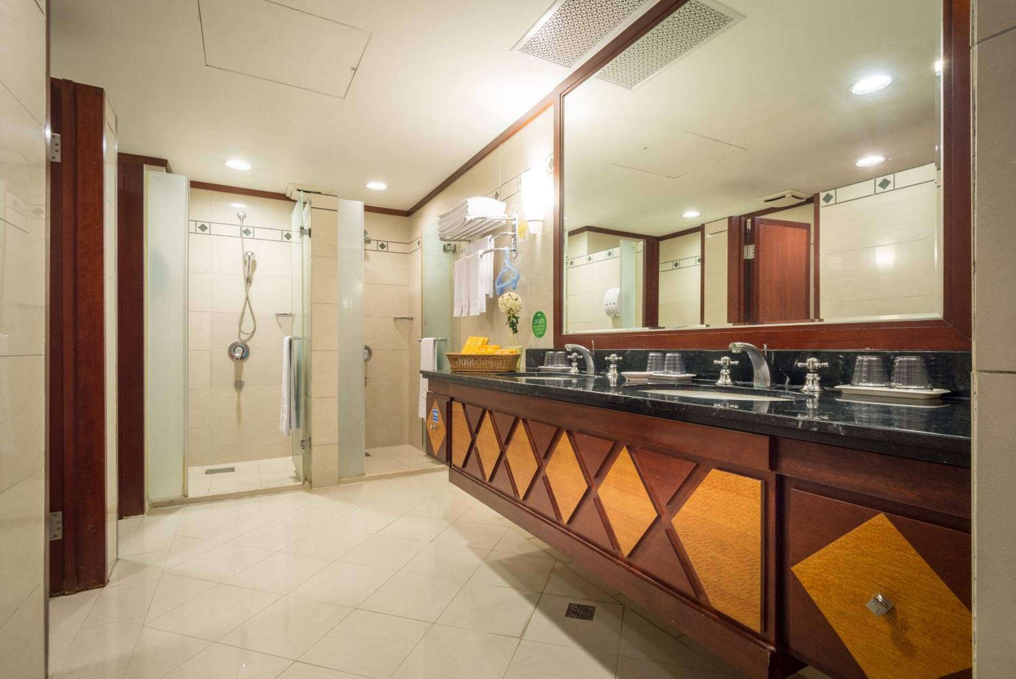 Formosan Naruwan Hotel T'ai-tung Exteriör bild A bathroom in a hotel